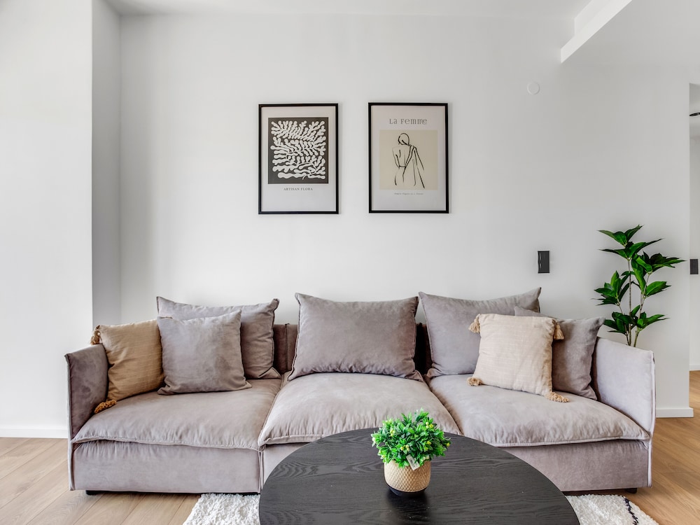 Sanders Arch - Endearing 1-bdr Apt w Balcony photo 4