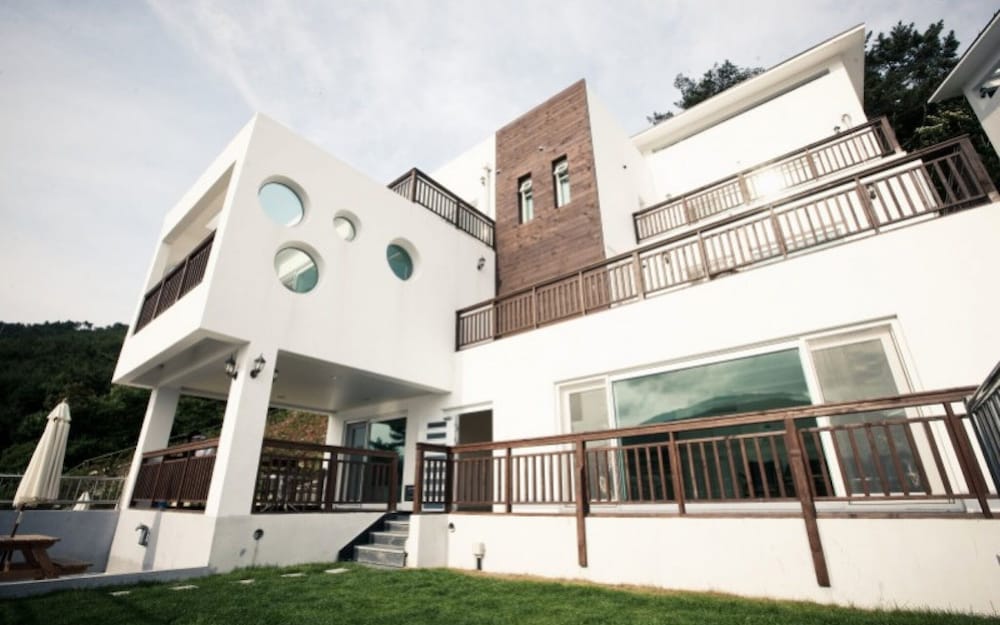 Geoje Peaceful Pension