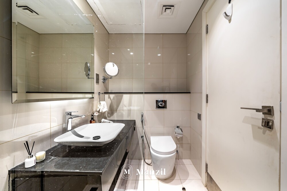 1 BR Apt walking distance to Dubai Mall