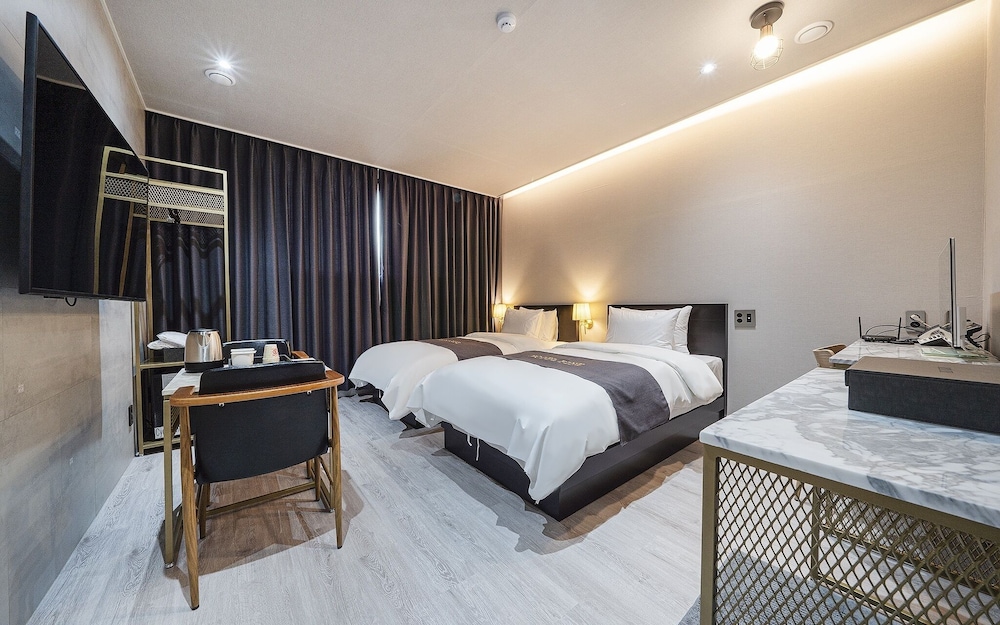 Yongin Fine Unmanned Hotel
