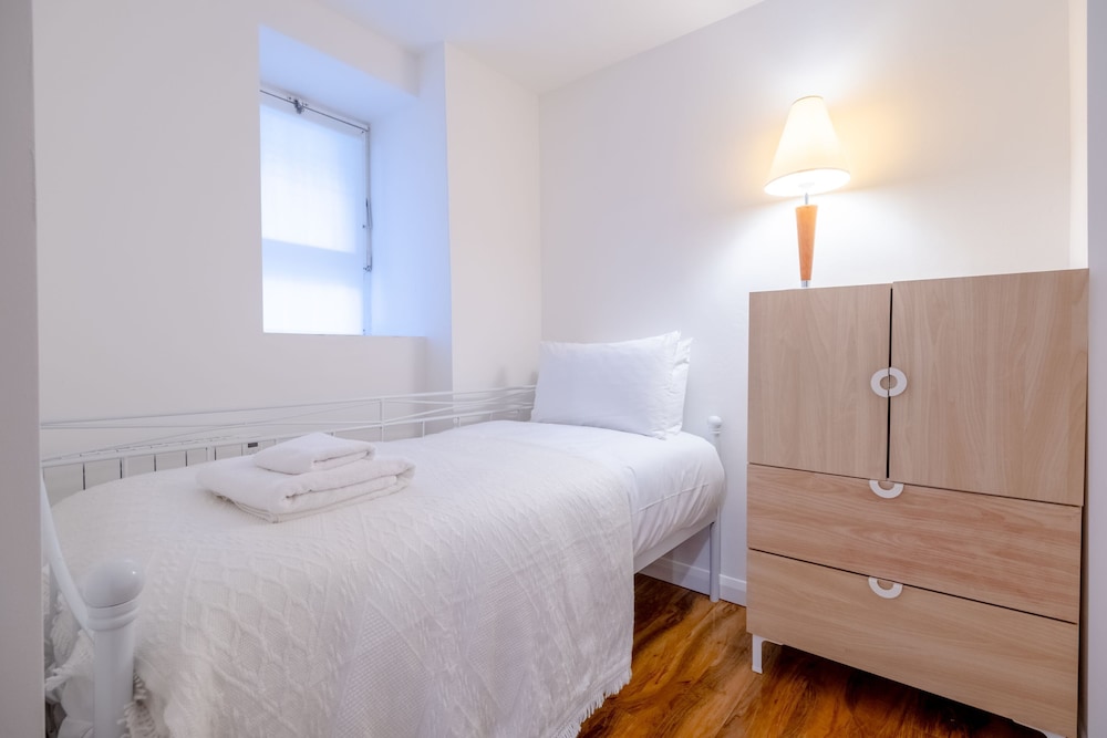 Spacious & Central 4BD Flat - Angel