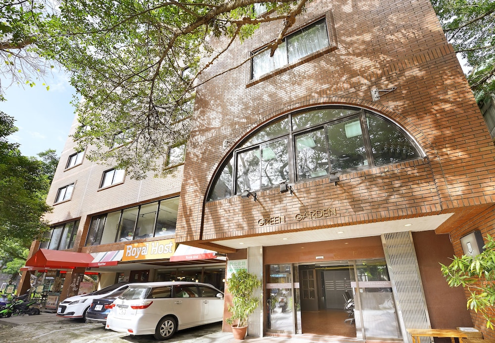 Green Garden Apartments - A