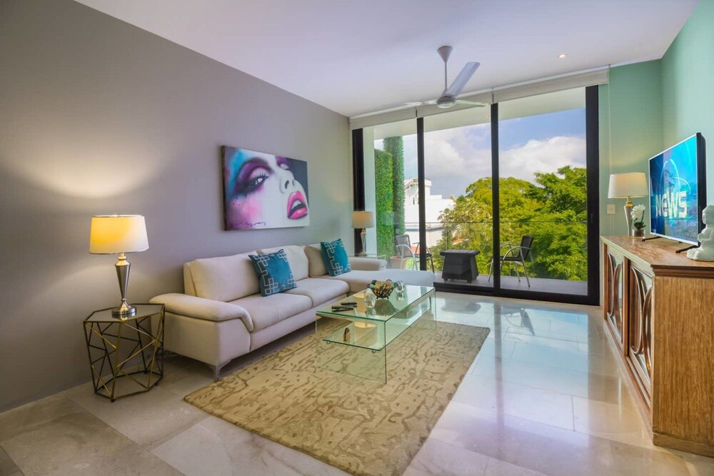 NEW LUX 2BR Balcony Dream Location Pool Shops