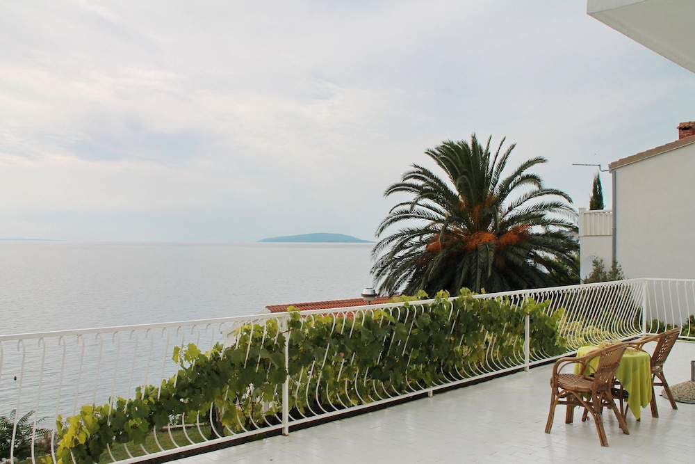 Sea View - Cosy & Comfortable - A3 Boris