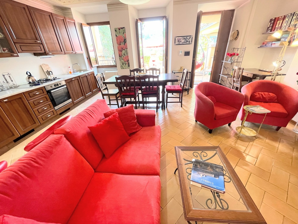 Central Spoleto Apartment With Large Terrace view 4