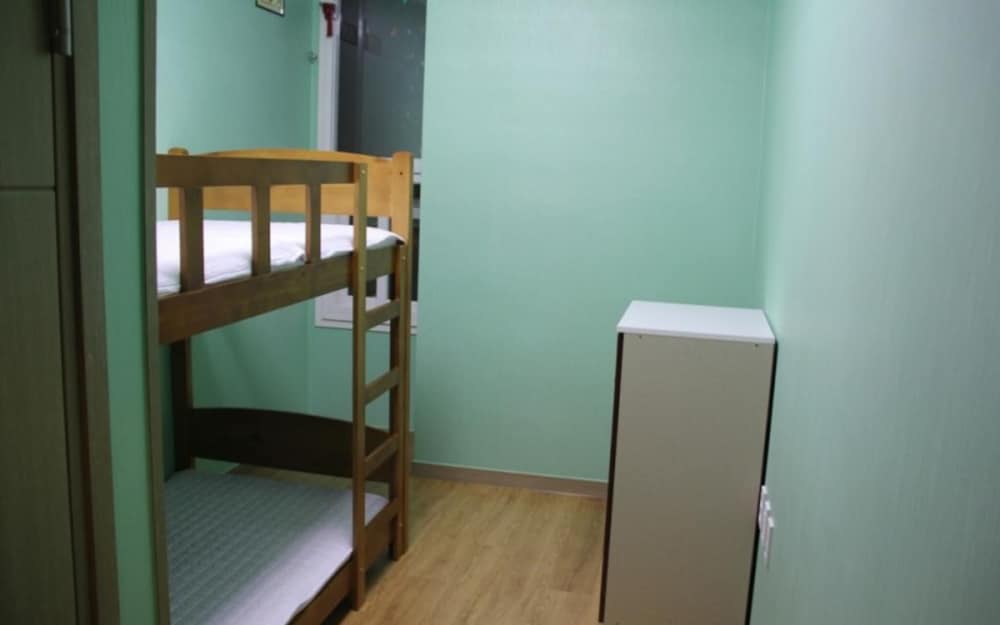 Busan Hyu Plus Guest House