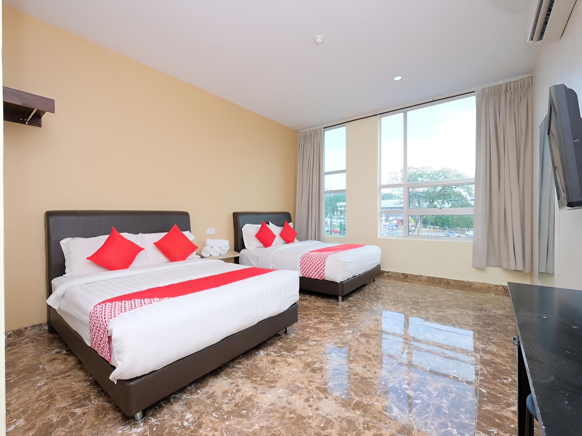 OYO 89493 Q Hotel Mentakab