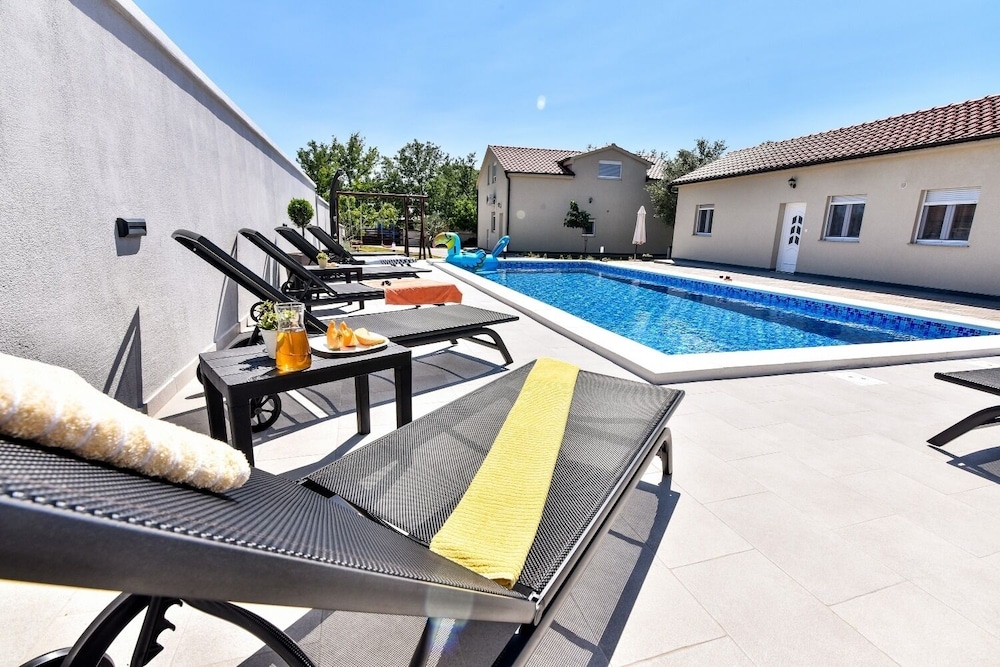 Gordana Mar - With Pool - A1