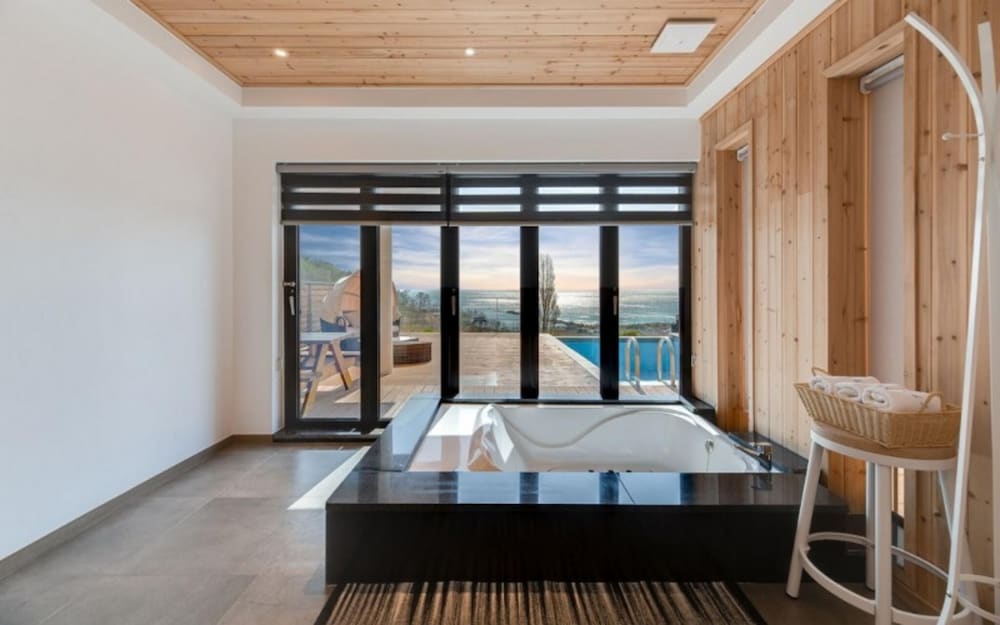 Uljin Beatrice Pool Villa