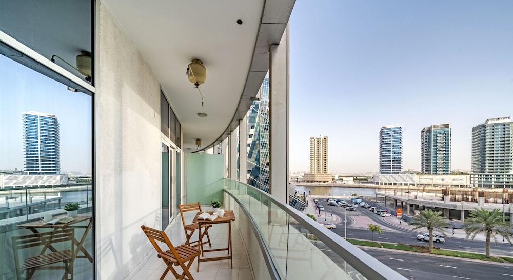 1 BR Apt walking distance to Dubai Mall