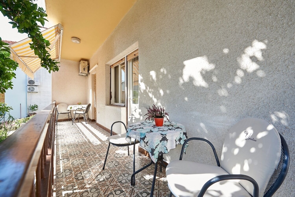 Ivo - With Garden - A1