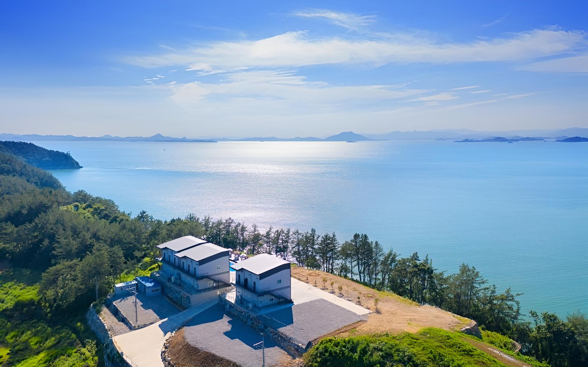 Yeosu Beach Castle Pension
