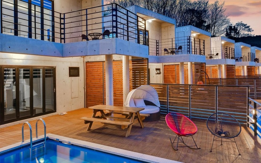Uljin Beatrice Pool Villa