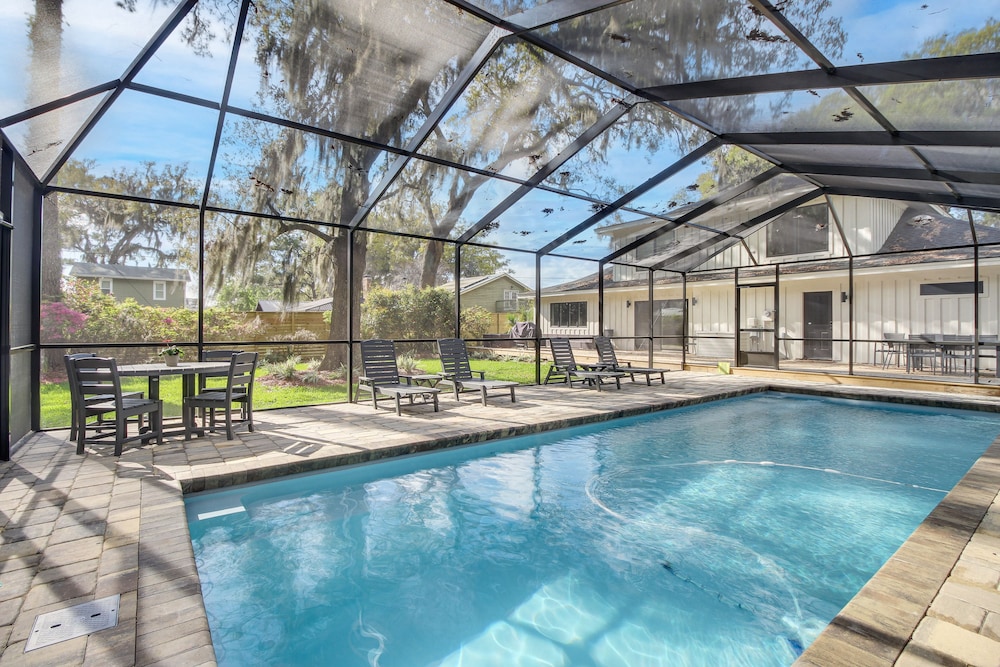Riverfront Richmond Hill Home w/ Private Pool