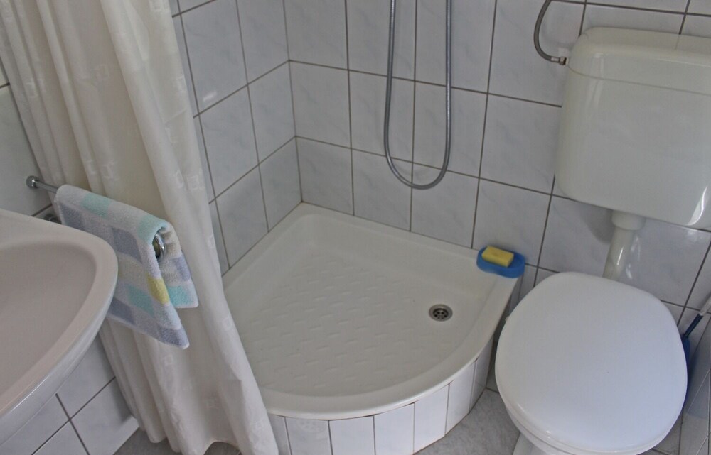 Photo 33