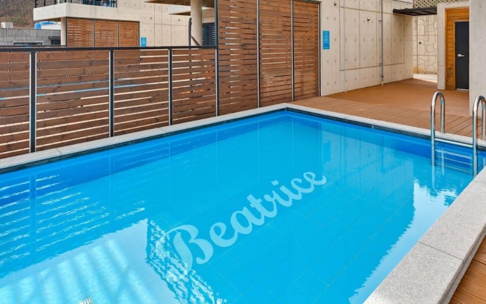 Uljin Beatrice Pool Villa