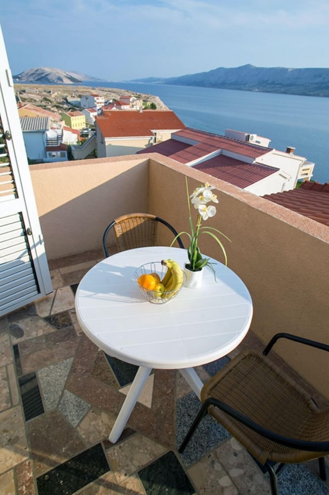 Irena - 100m From the sea - SA2 Prvi kat