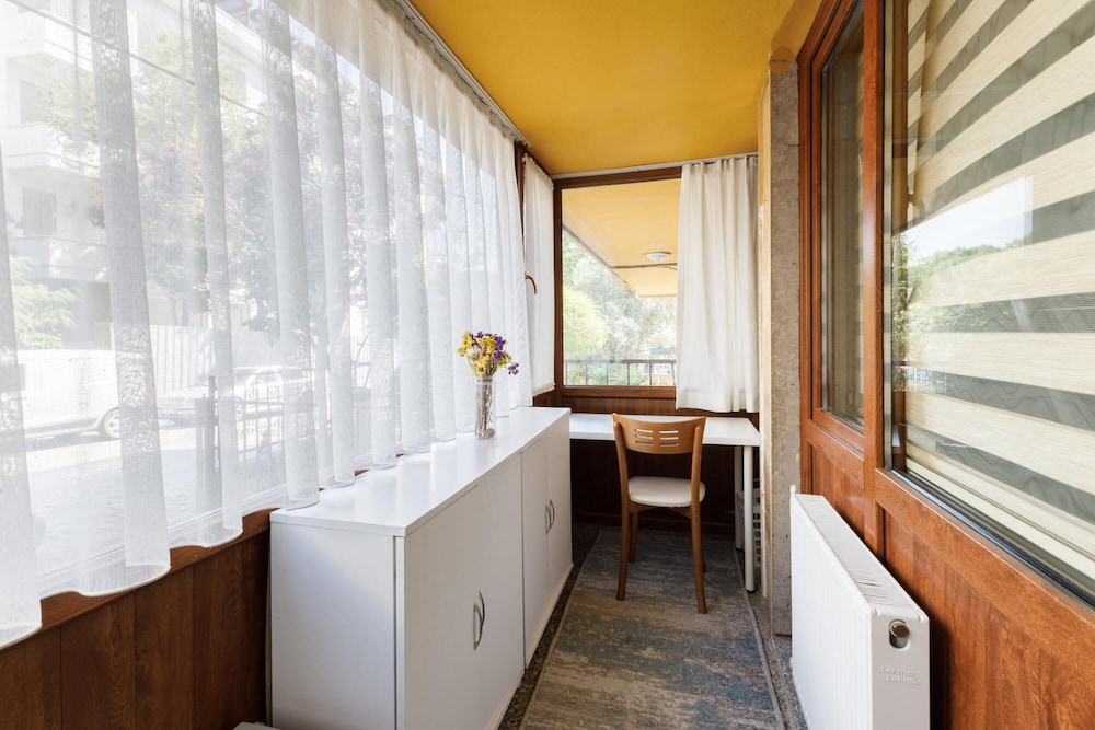 Convenient Flat 15 min to Bagdat Avenue