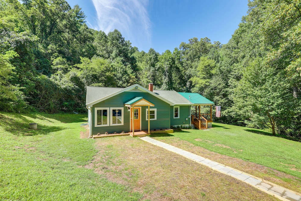 Weaverville Retreat w/ Private Hiking Trail!