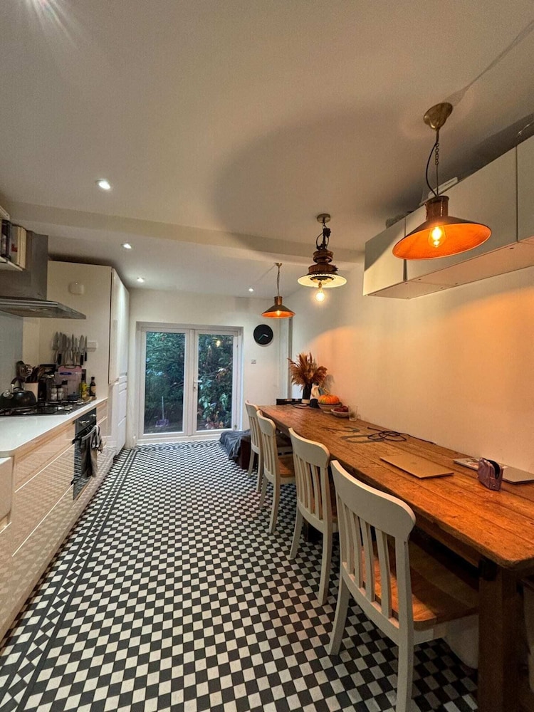 Stylish 2BD House W/private Garden - Brockley!