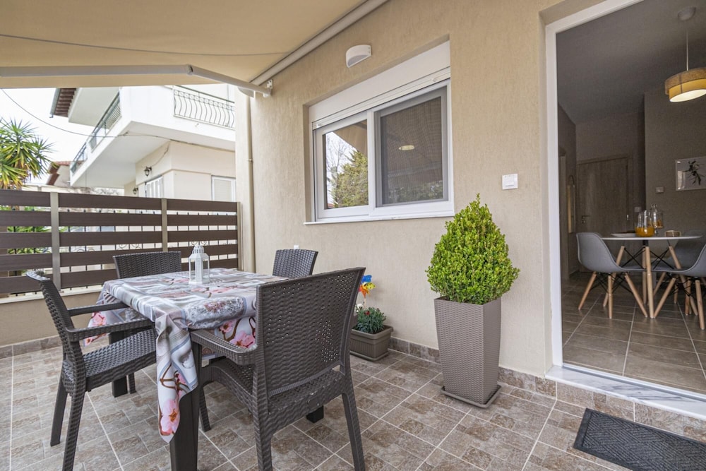 Marialena Apartment by Travel Pro Services