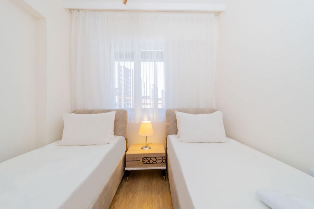 Remarkable Flat With Shared Pool in Kepez
