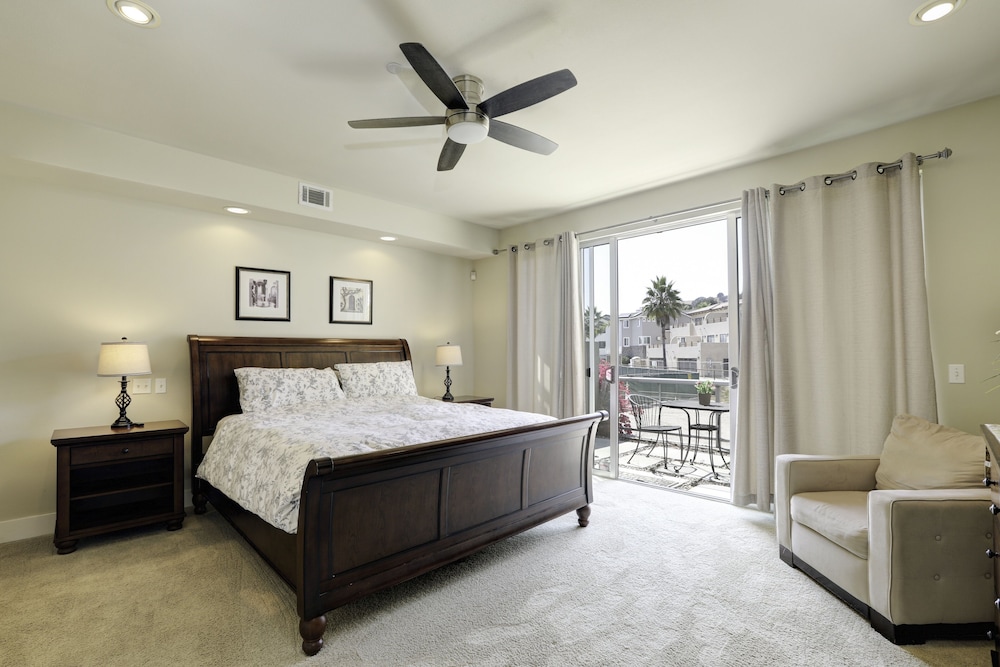 219 San Miguel 2 Bedroom Townhouse by Redawning