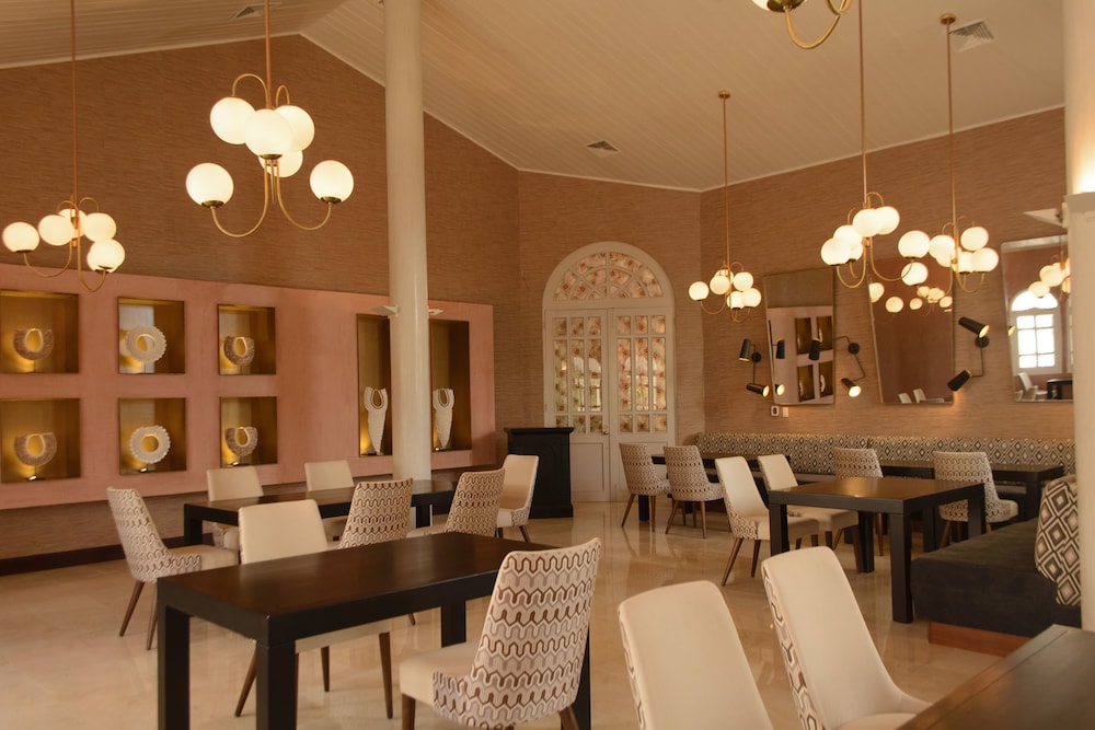 VH Atmosphere - Adults Only - Property Image 29