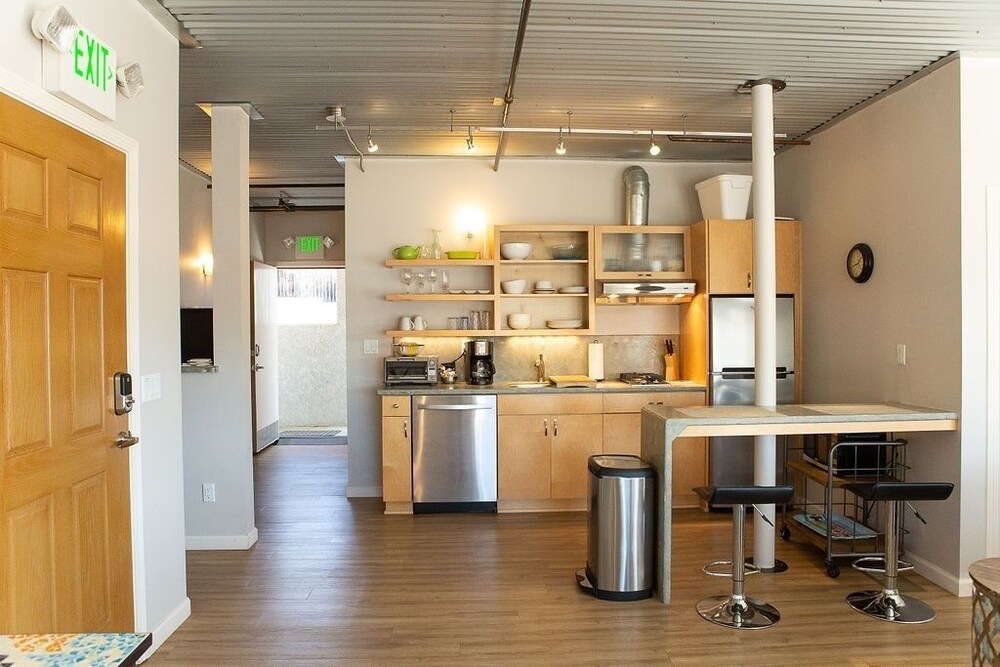 90 San Luis Street Unit B 1 Bedroom Apts by Redawning view 3