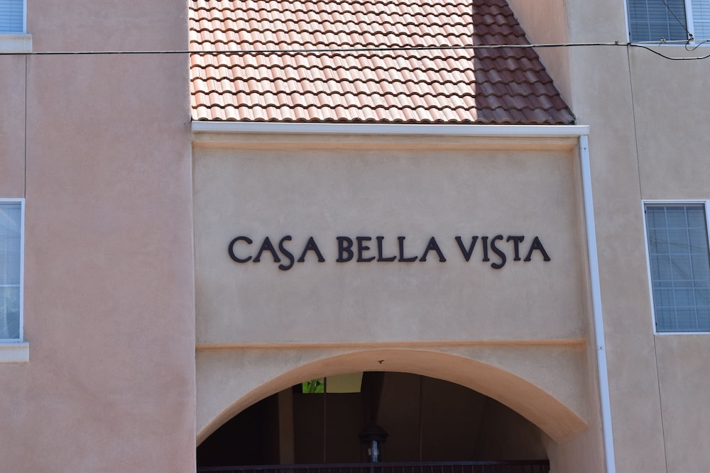 303 Casa Bella 2 Bedroom Condo by Redawning