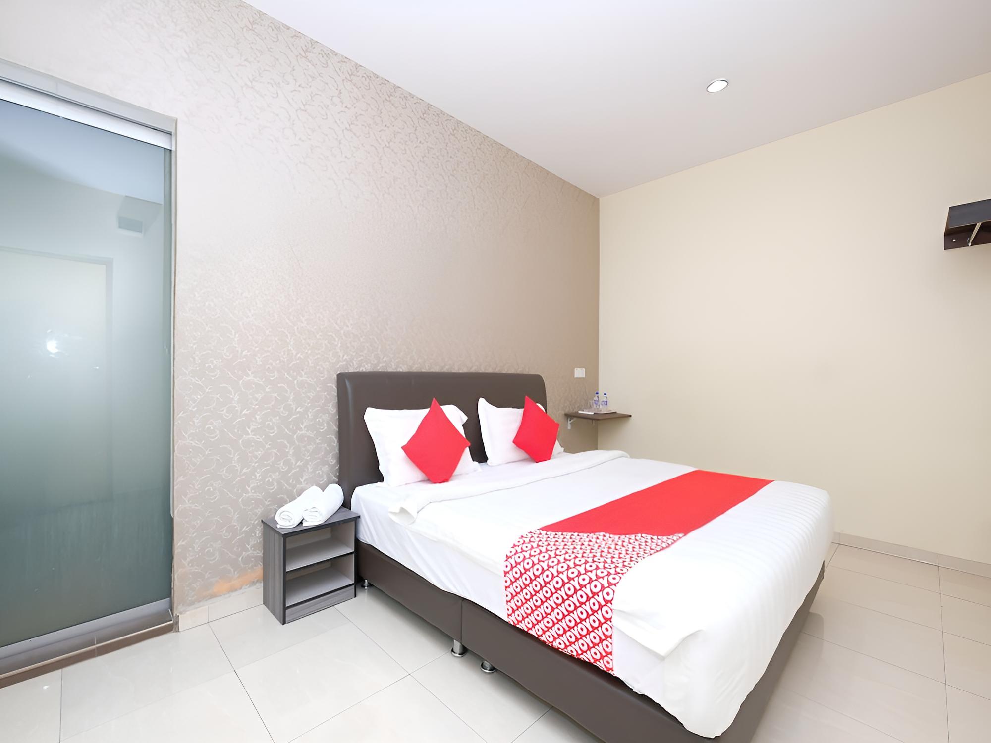 OYO 89493 Q Hotel Mentakab