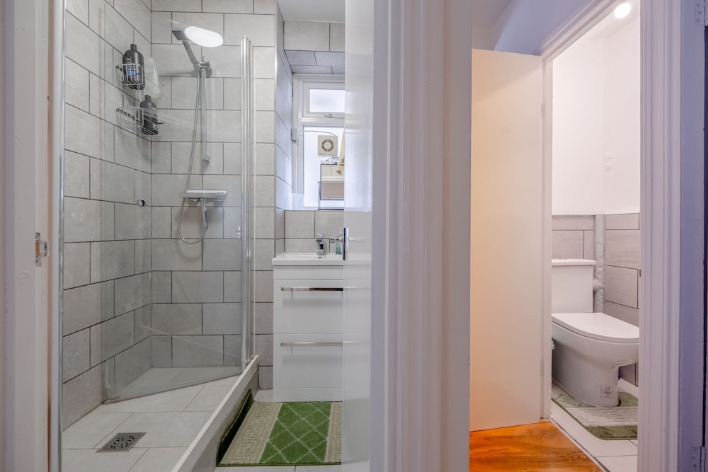 Spacious & Central 4BD Flat - Angel