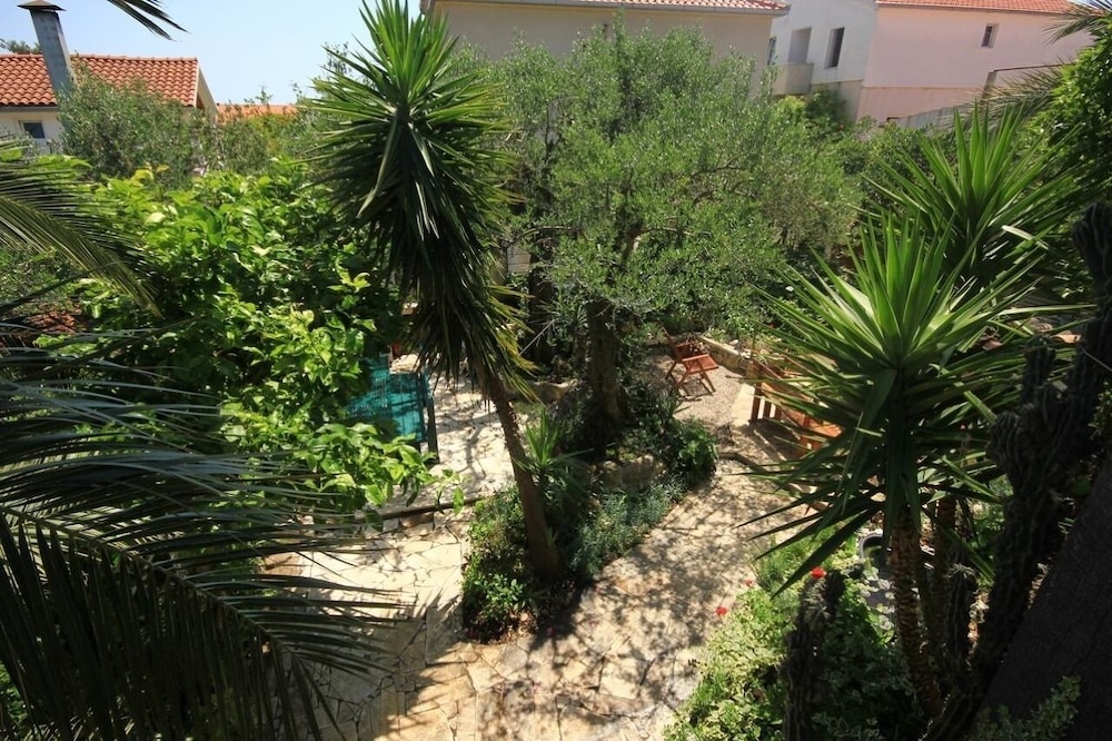 Tonka - 150m From the sea & Parking - A2 B