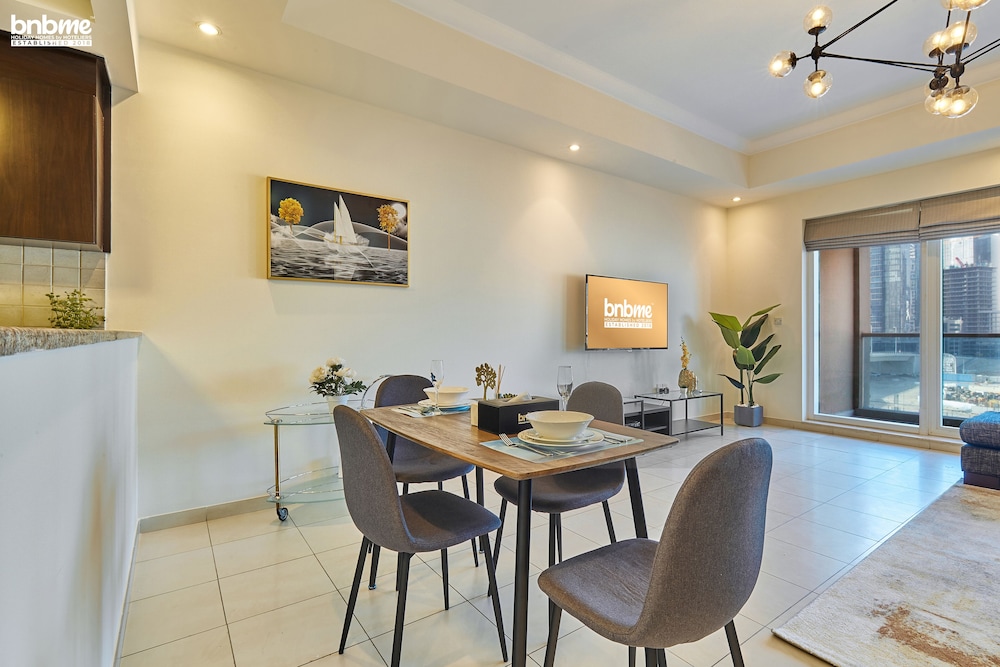 Bnbme - Churchill Towers 1 Bedroom Canal View