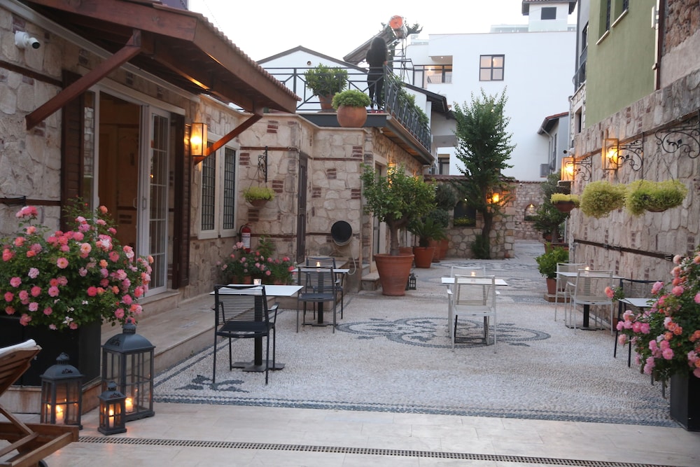 Charming Studio Flat near Hadrian’s Gate -EMPEROR