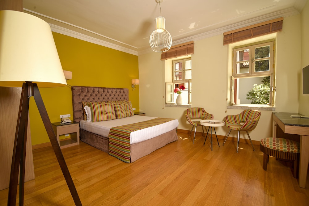 Comfortable Flat with Jacuzzi EMP. 206