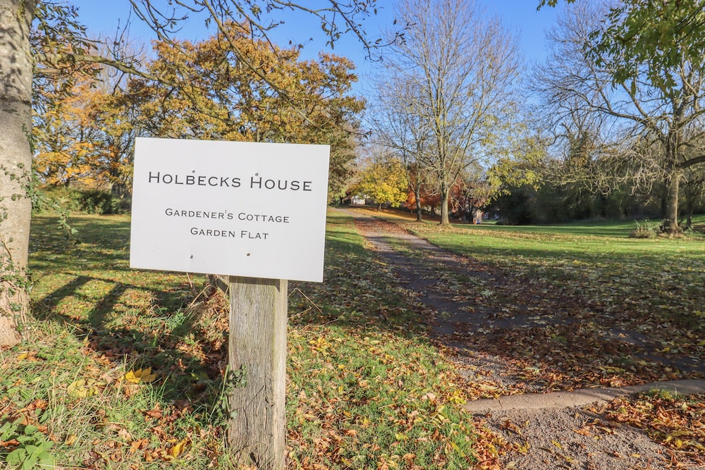 The Garden Flat at Holbecks House