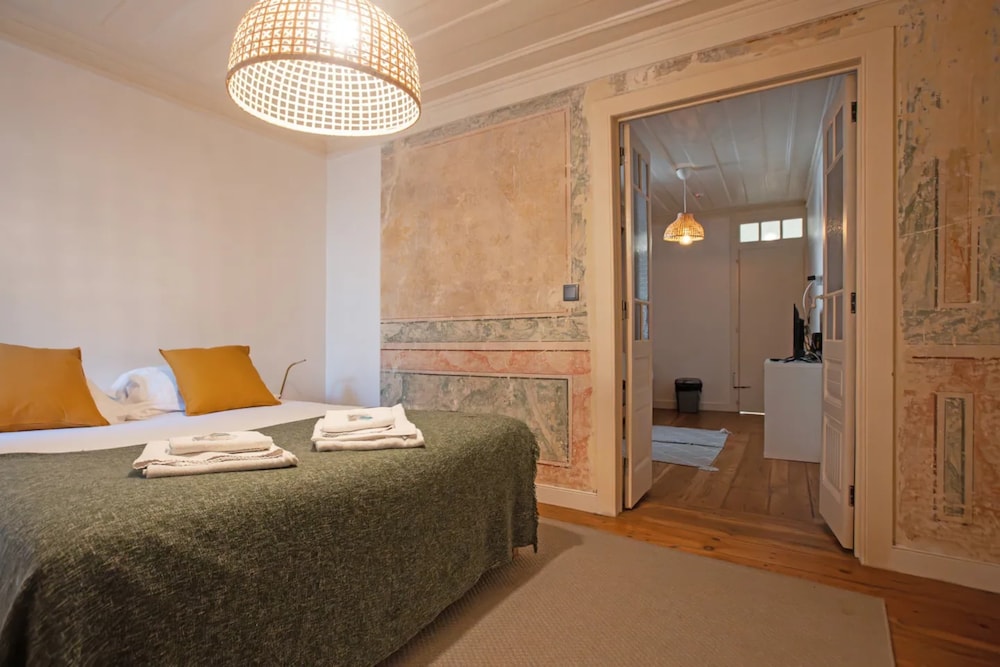 Peaceful and Romantic Bedroom in Lisbon
