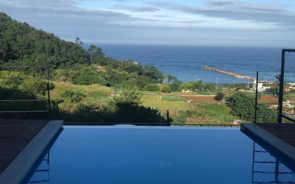Uljin Beatrice Pool Villa