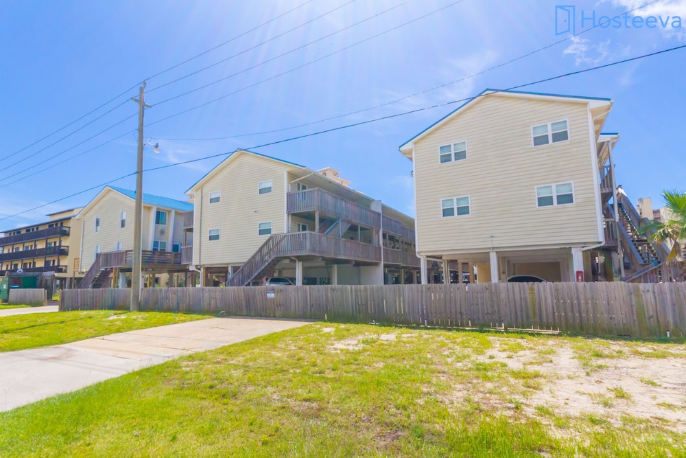Gulf View Condos by Hosteeva