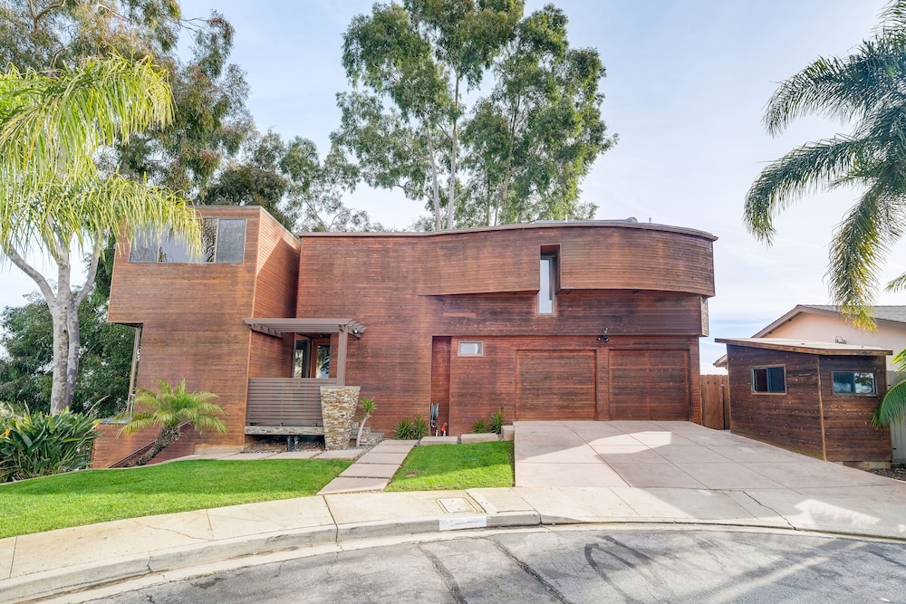 Stunning Del Mar Home w/ Deck: 1 Mi to Beach!