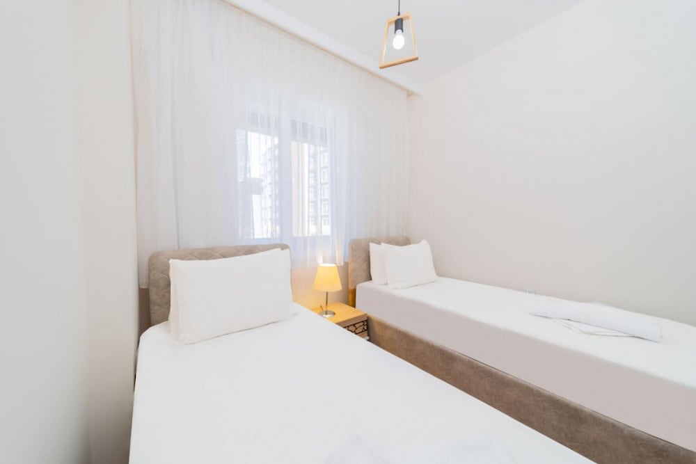 Remarkable Flat With Shared Pool in Kepez