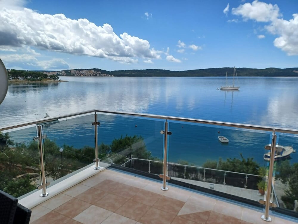 Marija - 10 m From Pebble Beach - A2