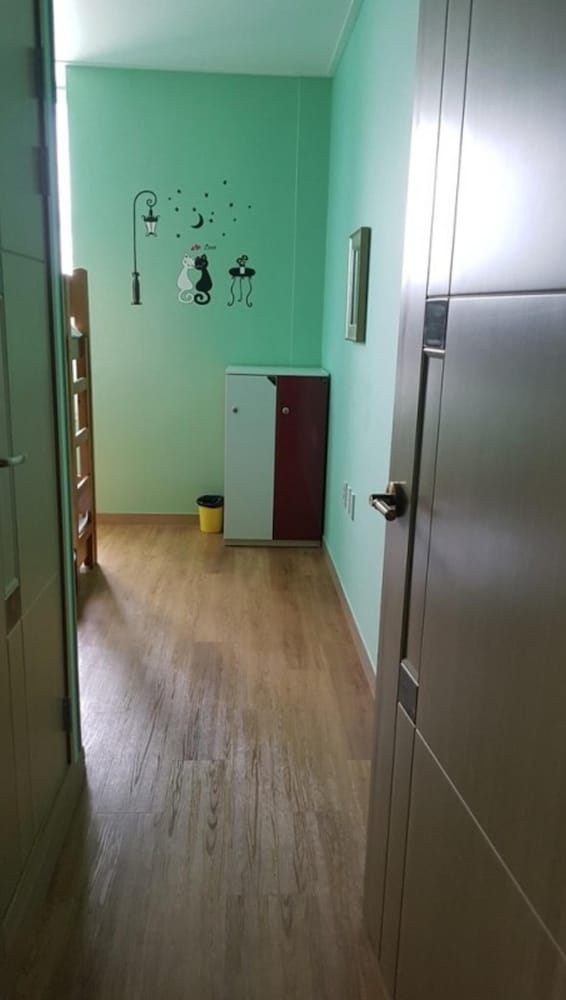 Busan Hyu Plus Guest House