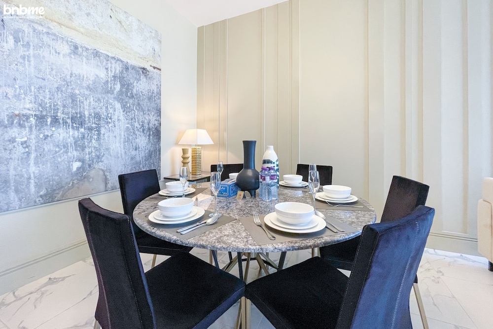3B-Amna Tower-4801 by bnbme homes