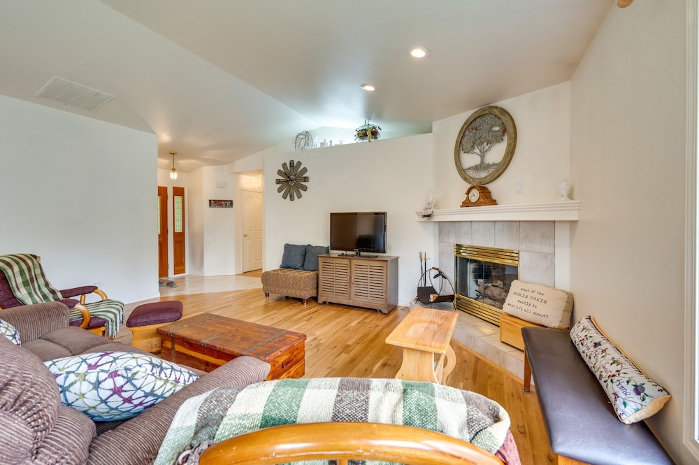 Boise Vacation Rental w/ Yard ~ 6 Mi to Downtown view 5