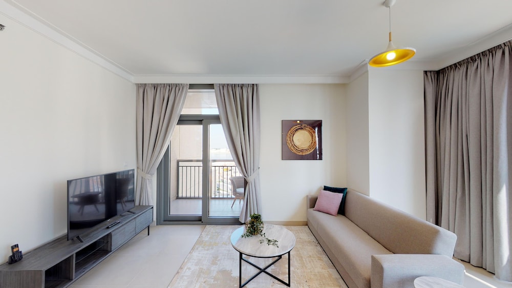 Lux BnB Dubai Creek Residences