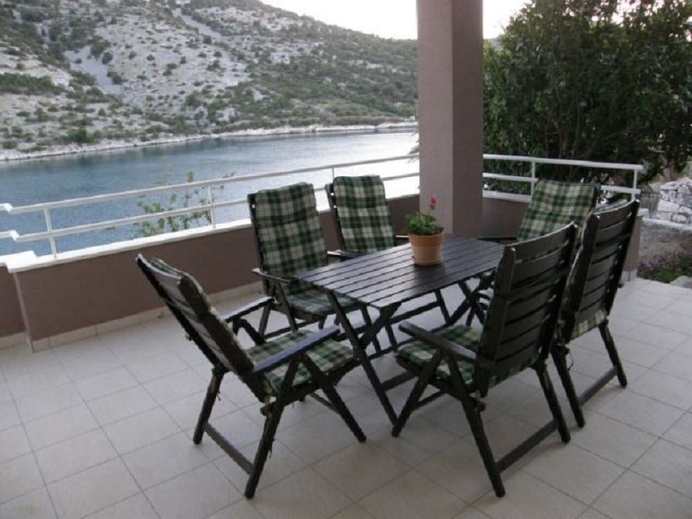 Ljubi - 20 m From Beach - A1