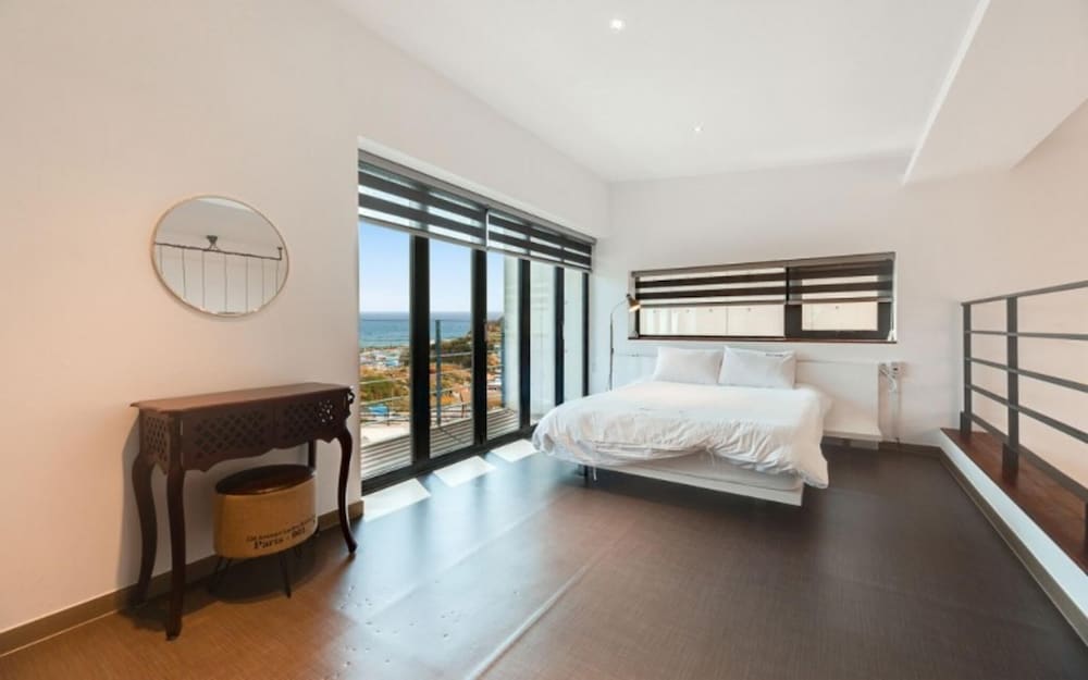 Uljin Beatrice Pool Villa