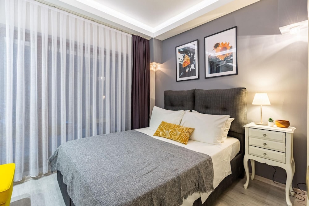 Missafir Excellent Flat With Backyard in Nisantasi